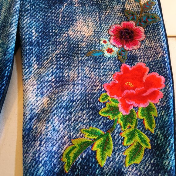 Petit Pois by Viviana G, Stretch Knit Floral Embroidered Denim look Jegging - Picture 4 of 8